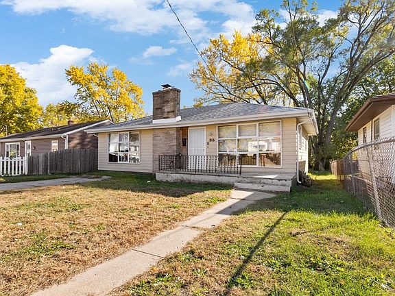 2nd image of 816 Illinois Ave