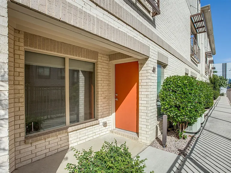 2325 Stutz Dr #41 — Photo 3
