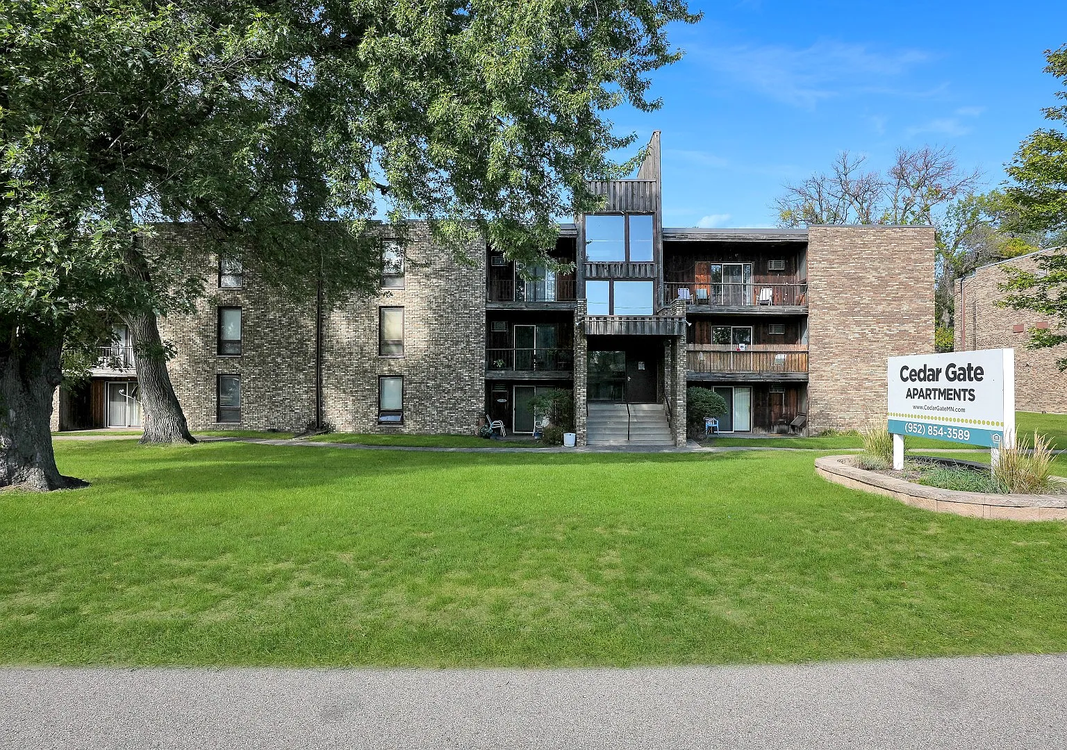 Cedar Gate — Photo 2