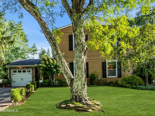 16 Hearth Court, Howell, NJ 07731