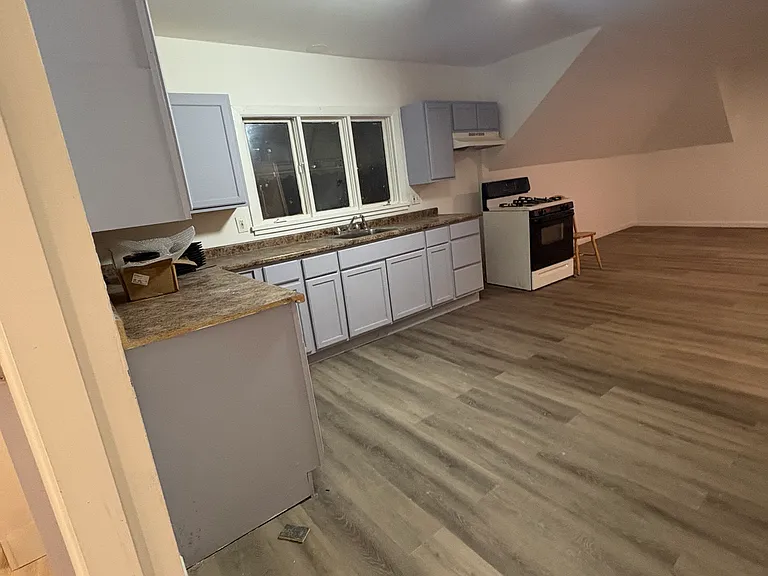 328 Reiman St #2 — Photo 4