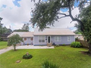 425 Barreca St, Norco, LA 70079