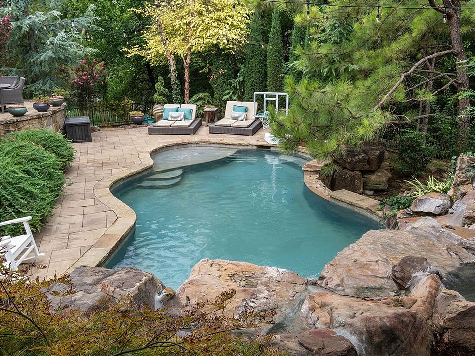 1st image of 1665 Saratoga Way