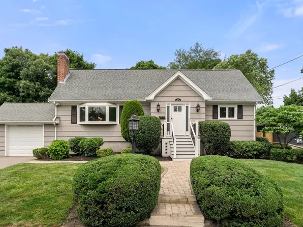 150 Woodbine Cir, Needham, MA 02494