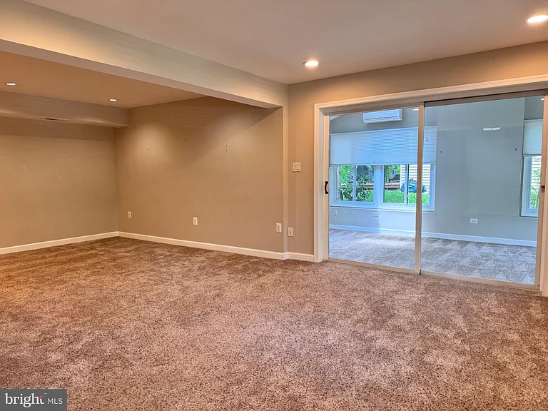 5104 Southampton Dr — Photo 6