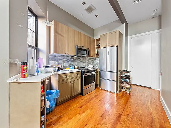 2nd image of 729 Lafayette Ave APT 3-L
