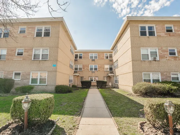 4629 Main St APT 3A, Skokie, IL 60076