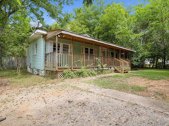 3rd image of 504 Roebuck Dr