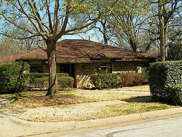 1st image of 2832 N Creekwood Dr
