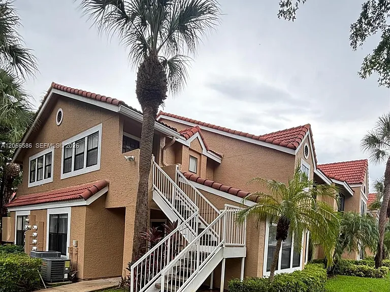 15591 SW 105th Ter #511 — Photo 1
