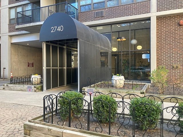 1st image of 2740 N Pine Grove Ave APT 19D