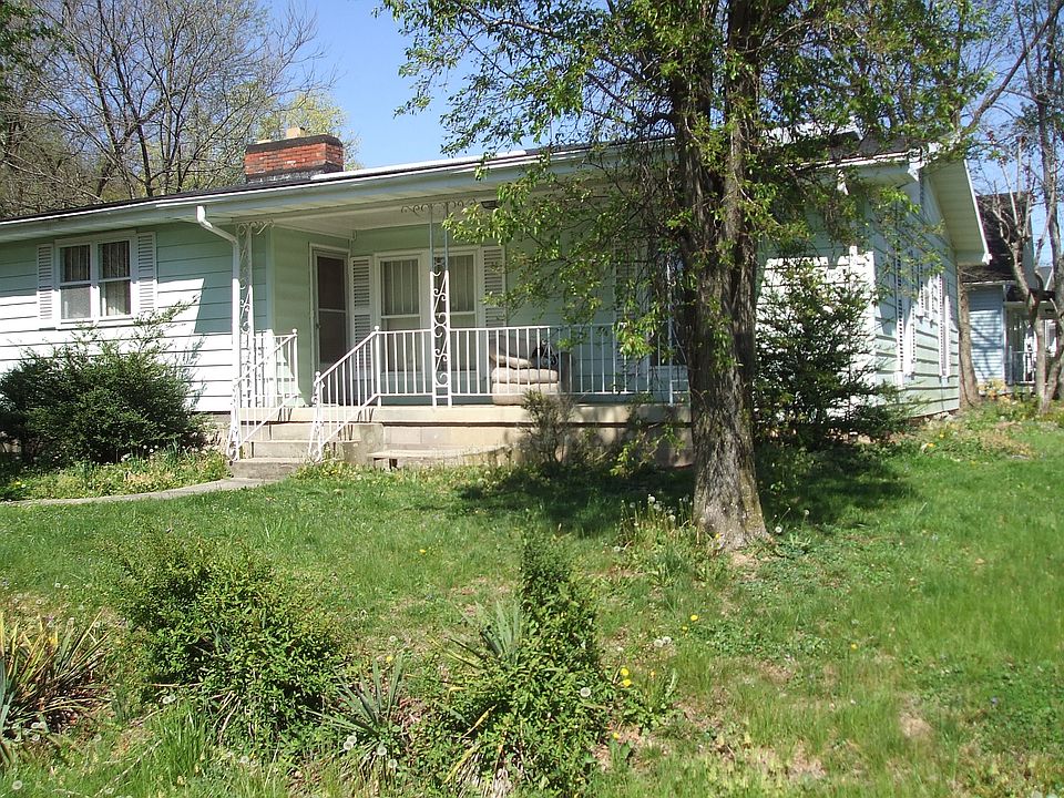 1st image of 117 Laurel St