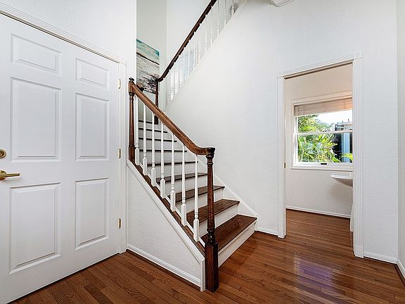 4th image of 751 W Retta Esplanade