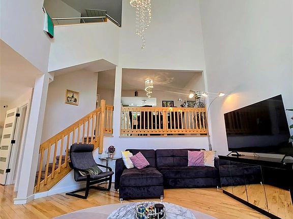 5th image of 100 Chateau Ln APT 39