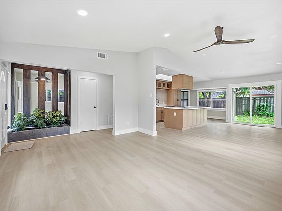 5th image of 8034 Greenhollow Ln