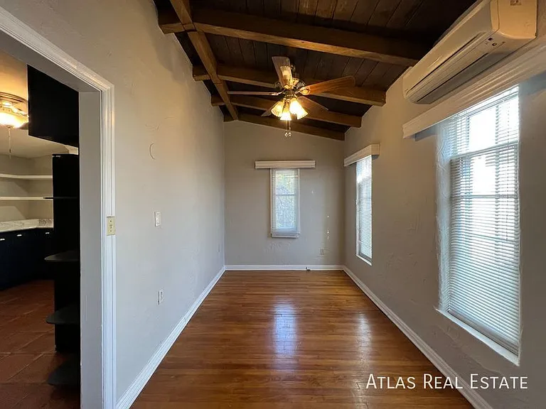 2732 N Martin Ave — Photo 8
