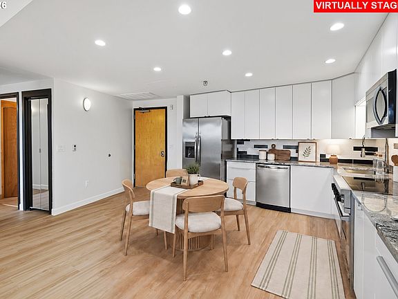 3rd image of 12600 SW Crescent St APT 206