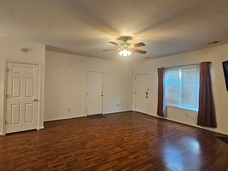 332 Summerville Ct #1 — Photo 8