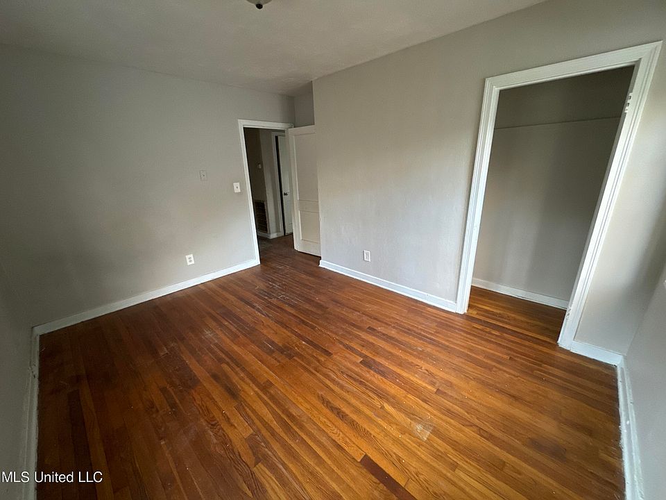 2nd image of 312 Lawrence Rd