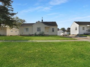 922E E Mitchell Ave, Waterloo, IA 50702