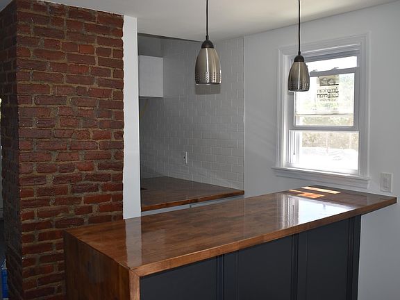 4th image of 441 Orange St #2