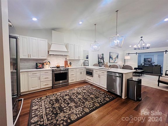 2nd image of 1406 Wellington Hills Cir