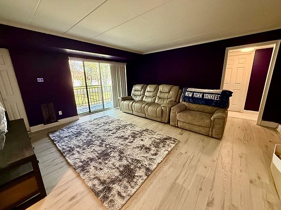 2nd image of 15 Oakridge Dr