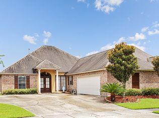 8863 Fox Gate Dr, Baton Rouge, LA 70809