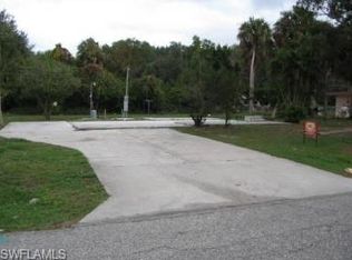 231 Palmacea Rd, Fort Myers, FL 33905