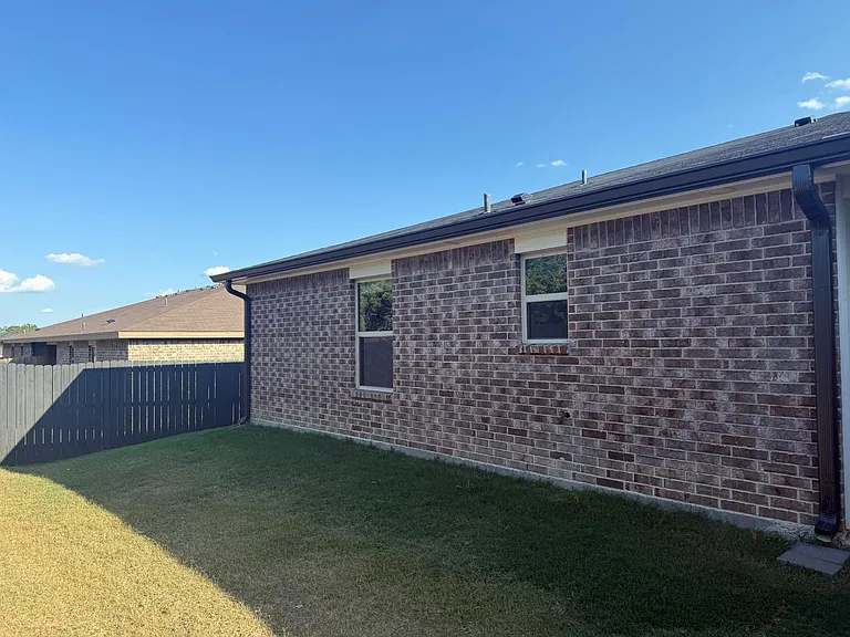 1801 Emma Naylor Ct — Photo 12