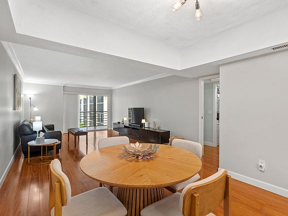 3rd image of 23385 Barwood Lane S #308