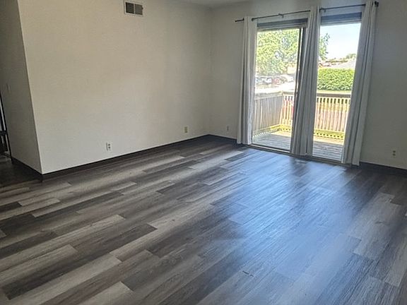 5th image of 1902 Canterbury Dr