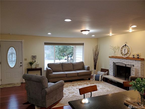3rd image of 11844 SE 323rd Pl