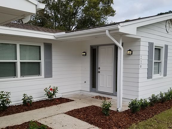 3rd image of 220 Phoenetia Dr