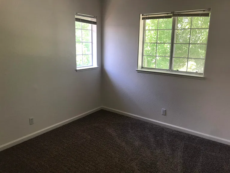 494 Len Cir — Photo 10