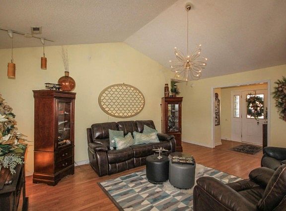 5th image of 1315 Liverpool Ln