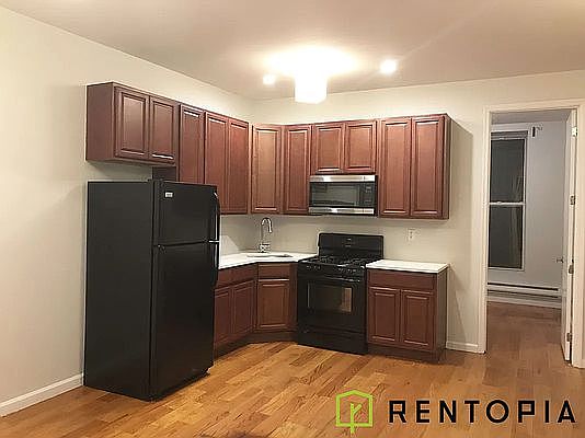 1st image of 267 Vernon Ave #2