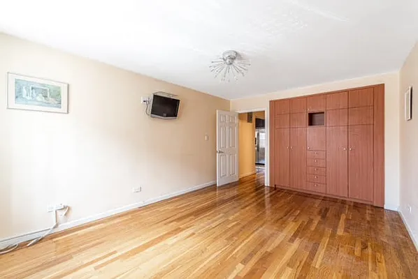 Sold by Golden Real Corp. | media 4