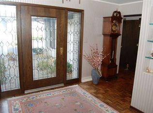 226 Inverness Ln, Schererville, IN 46375