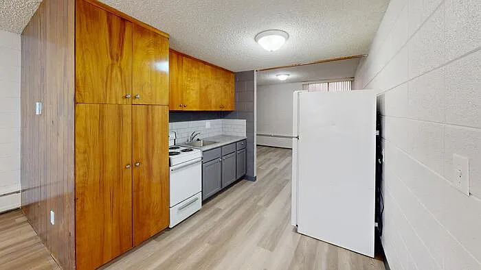 900 Summit Blvd #24