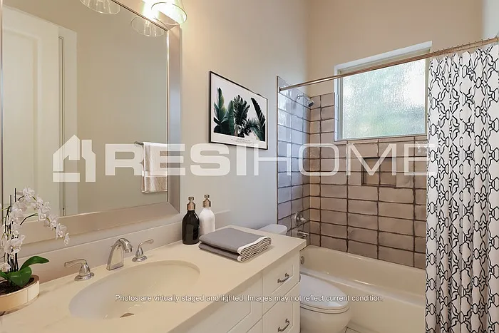 5722 Beall St #C — Photo 16