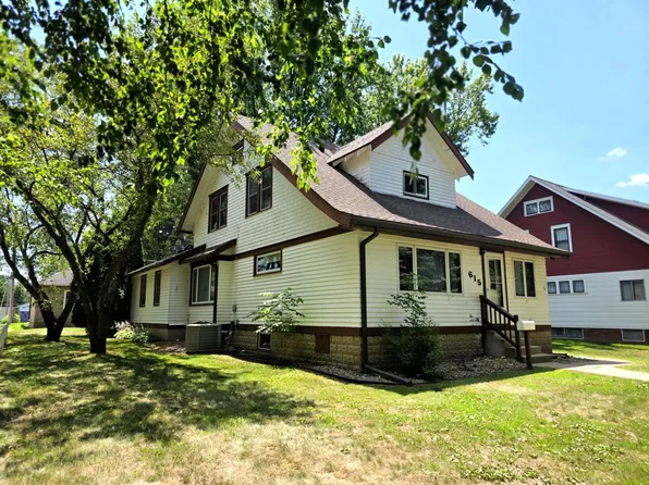615 7th St, Kenyon, MN 55946