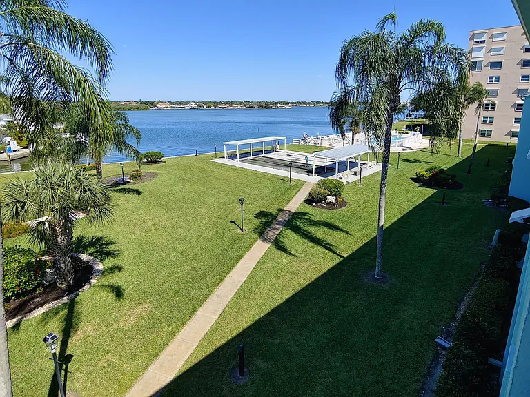 1819 Shore Dr S #103 — Photo 9