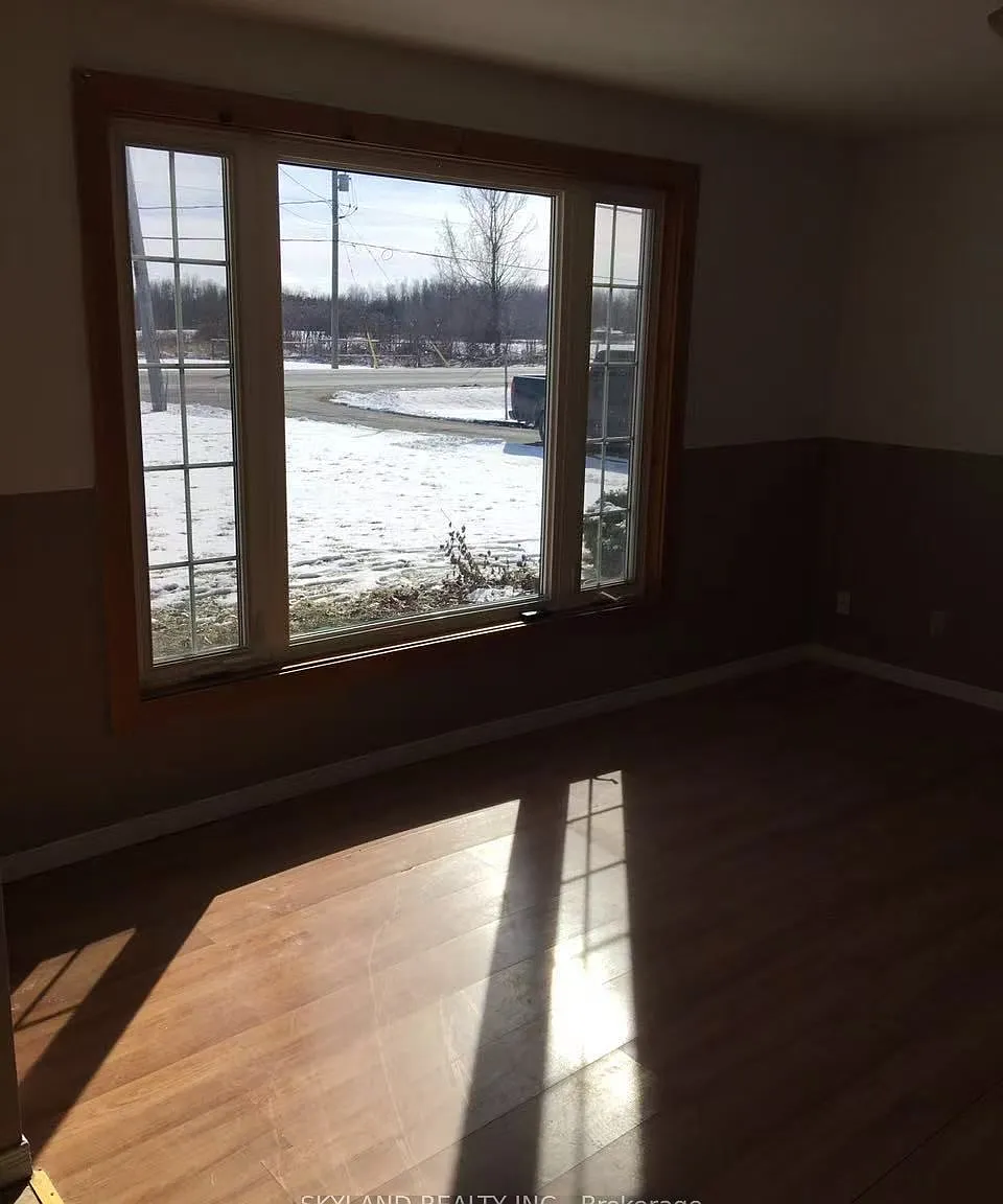 3 bed, $1,900 — Photo 3