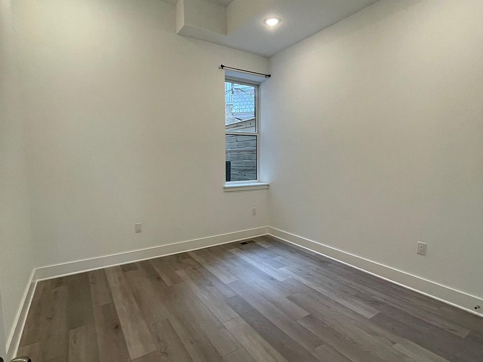 2nd image of 3821 Lancaster Ave Floor 1
