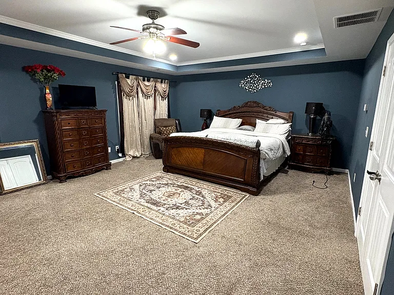 180 Village Green Ct — Photo 14