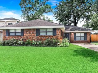 8816 Darby Ln, River Ridge, LA 70123