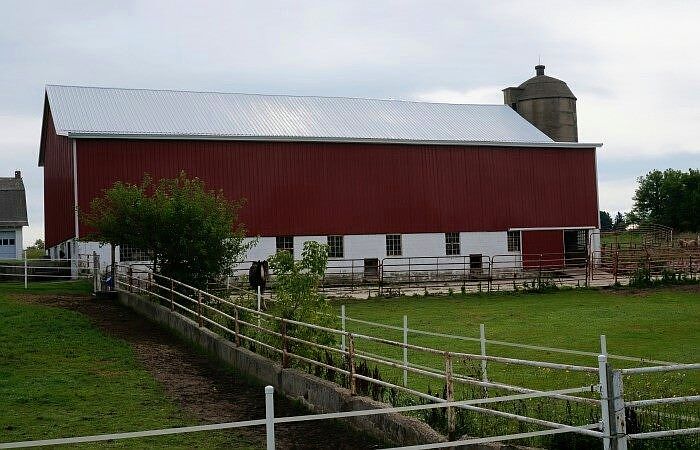 8 stalls in barn