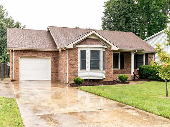 2nd image of 2805 Pam Dr