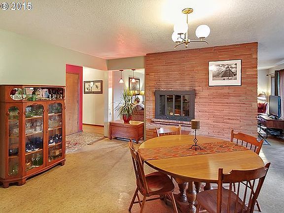 5th image of 5382 SE Hillwood Ave